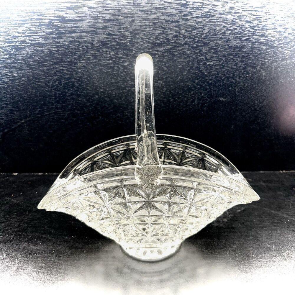 L.E. Smith Clear Pressed Glass -Banana/Fruit/ Easter Basket Clear Handle 8”